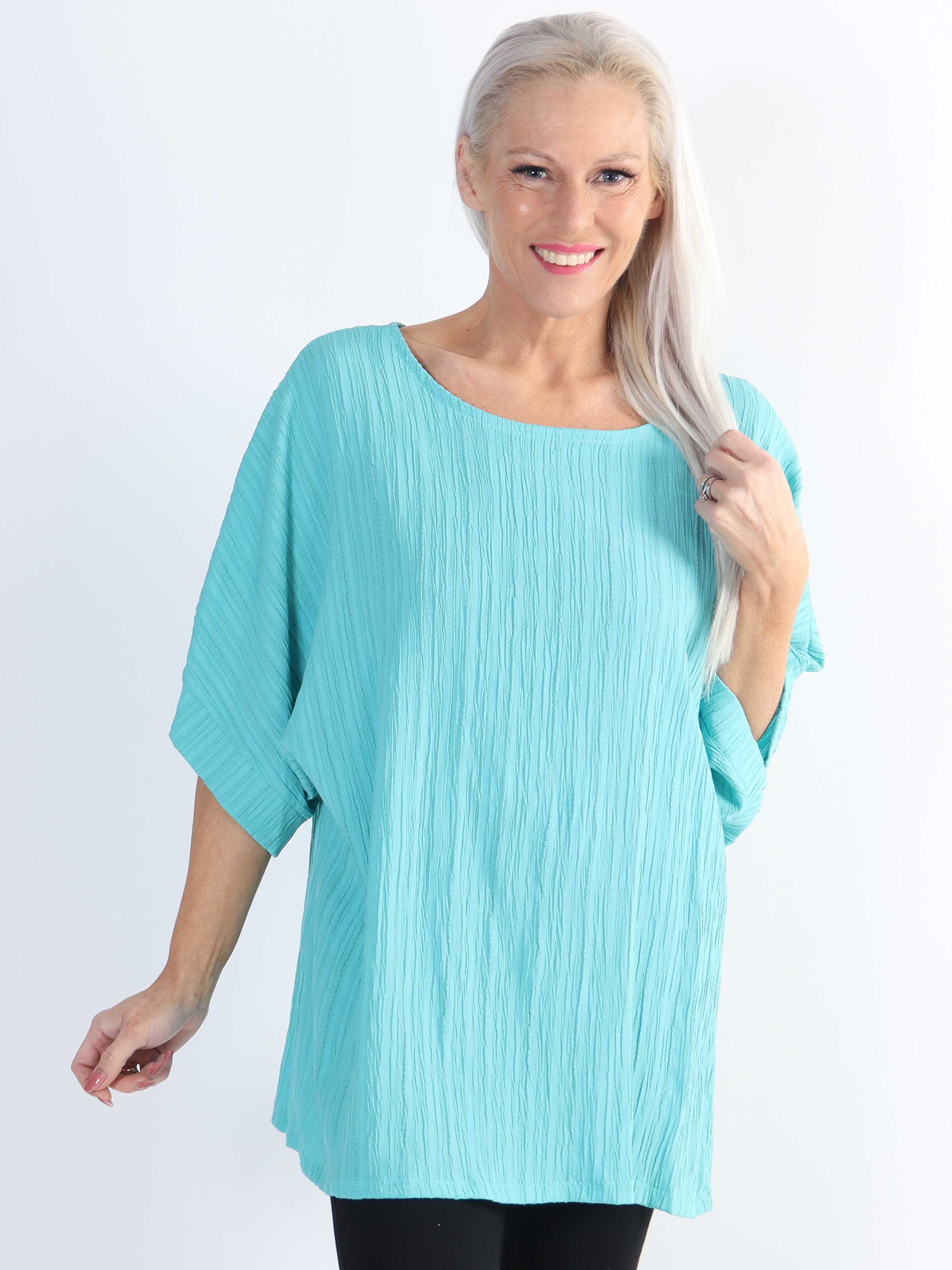 Cindy - Ensfarvet plus size bluse i crepet look